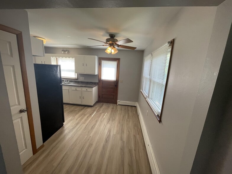 Building Photo - 1876 Murphy Woods Rd