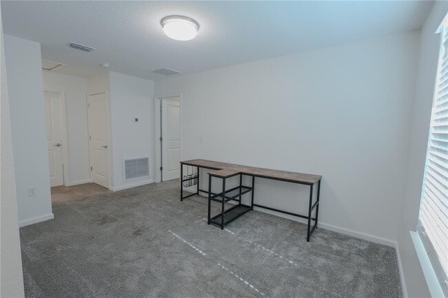 Building Photo - 1821 Heart Lk Dr
