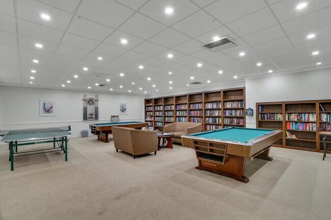 Building Photo - 2121 N Ocean Blvd