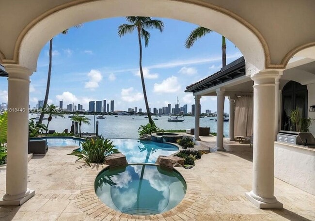 Building Photo - 432 S Hibiscus Dr