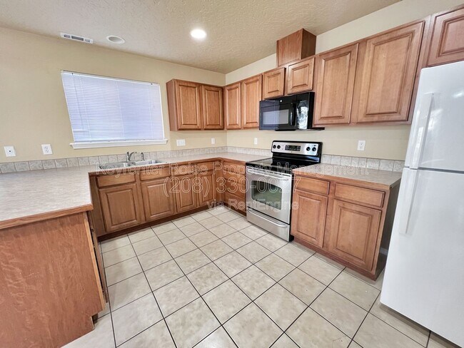 Building Photo - 6523 S Covewood Way