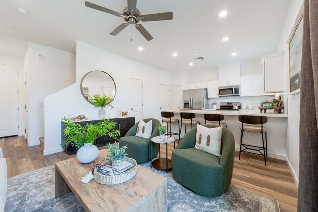 Primary Photo - Villas at 91st