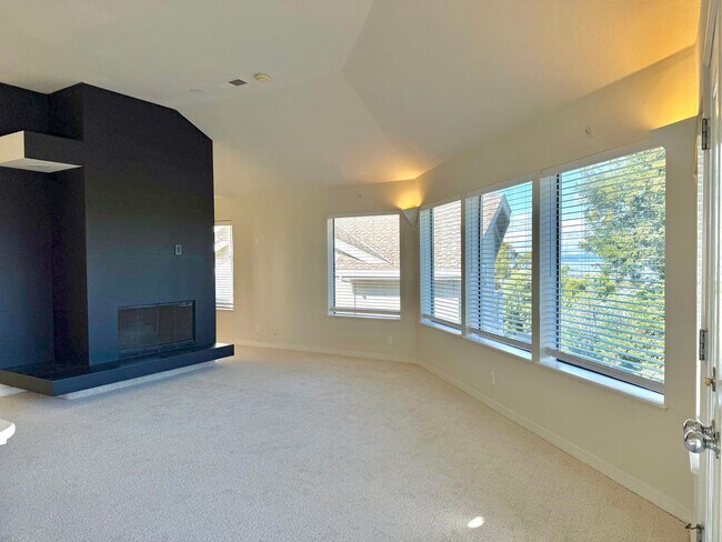 Building Photo - $4,390 / 3 BR + OFFICE - LUXURY HILLTOP HOME WITH PANORAMIC BAY & CITY-LIGHT VIEWS