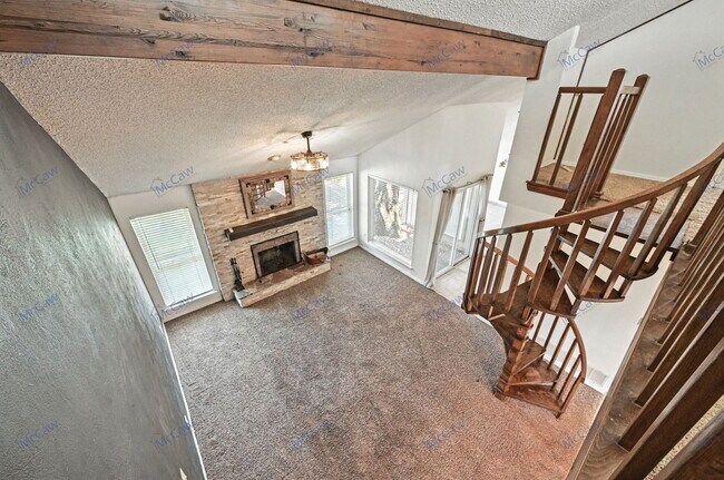 Building Photo - 1903 Reverchon Dr