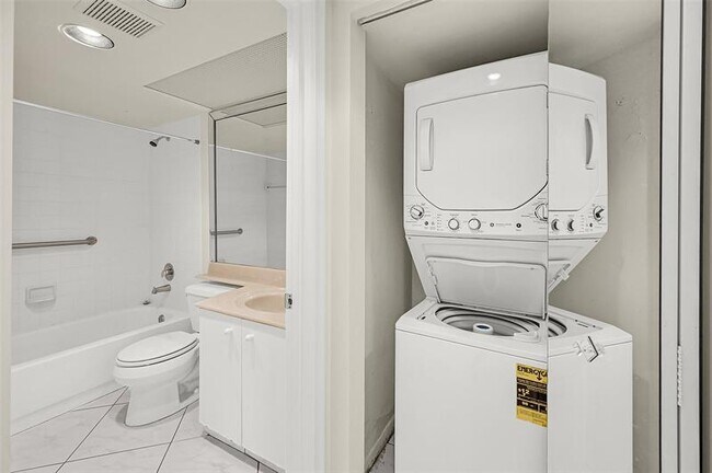Building Photo - 1604 Abaco Dr