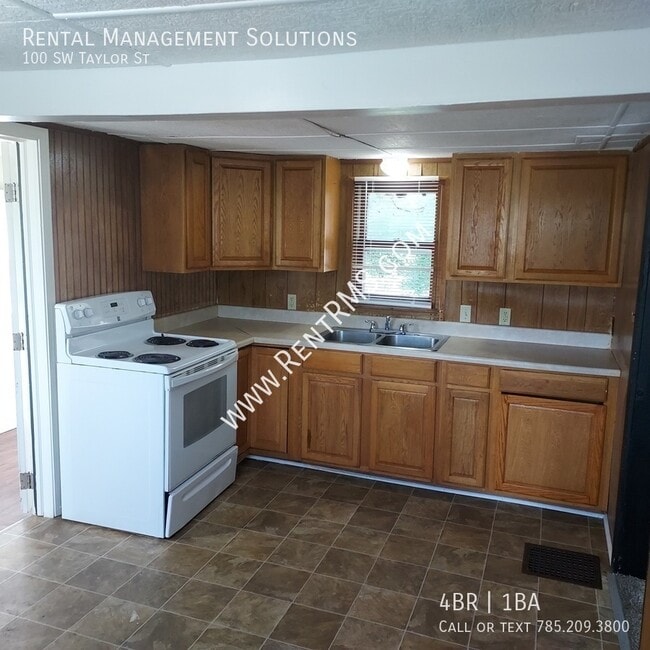 Building Photo - 100 SW Taylor St