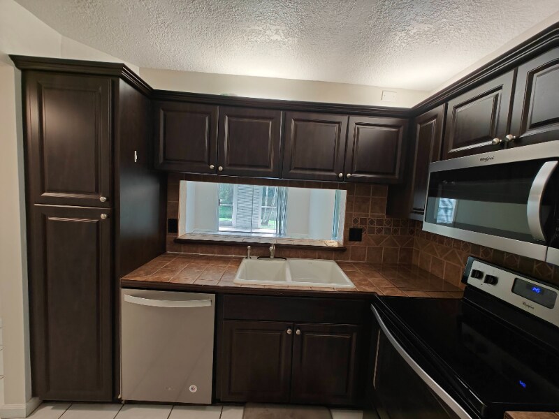 Building Photo - 8750 Royal Palm Blvd