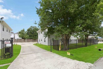 Building Photo - 6734 Burkett St.