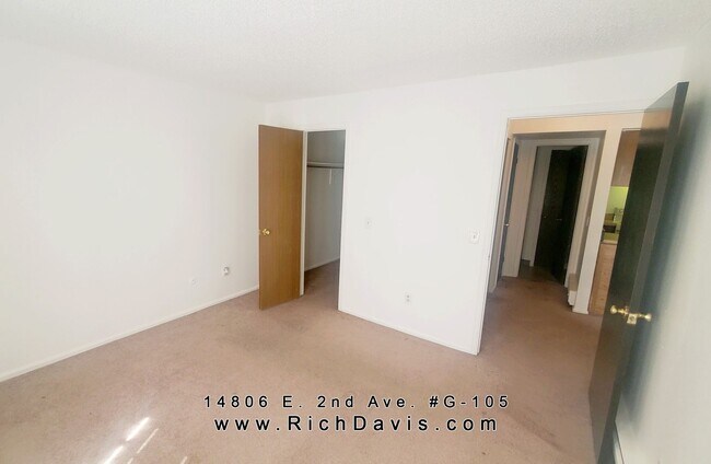 Building Photo - 1 bed, 1 Bath, 800 sqft with washer/dryer ...