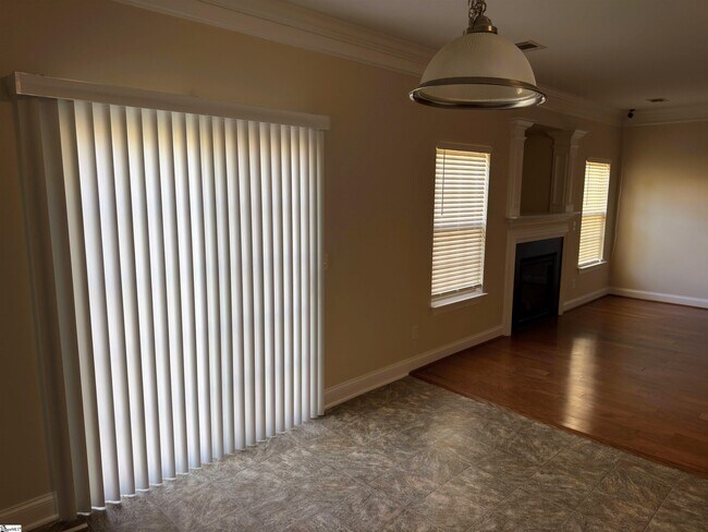 Building Photo - 207 Penrith Ct