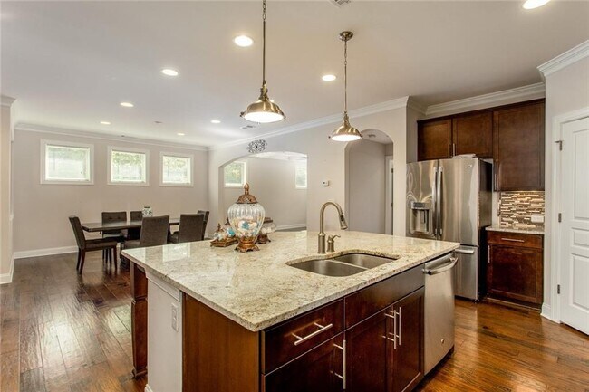 Building Photo - 5370 Cedar Glenn Ct