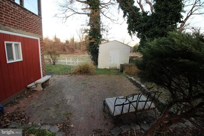 Building Photo - 1818 Longford Dr