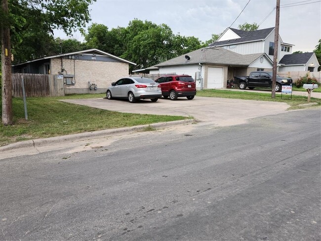 Building Photo - 7107 Carver Ave