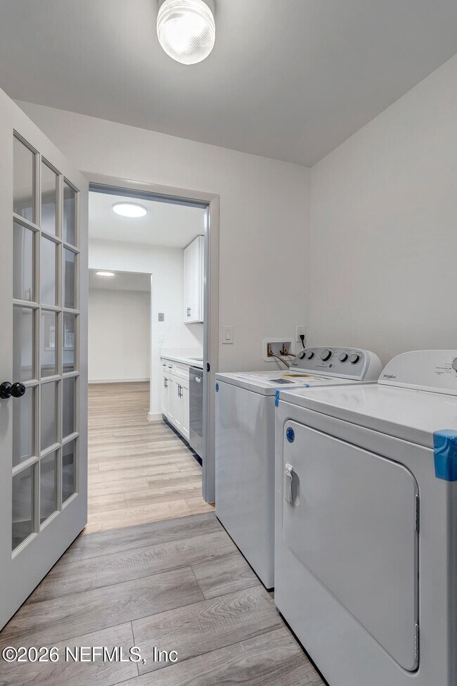 Building Photo - 407 Cassandra Ln