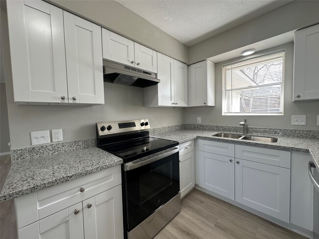 Building Photo - 4802 Hannas Reef Dr