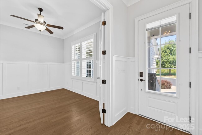Building Photo - 124 Sisters Cove Ct