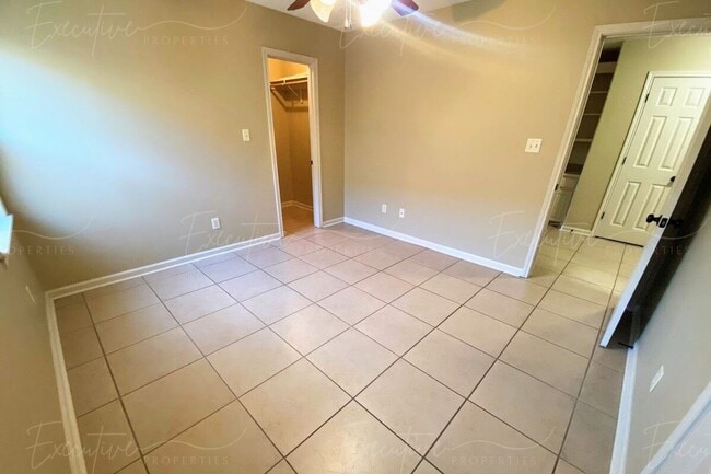 Building Photo - 2BR/2BA Duplex Near McNeese | W/D Included | Built-In Workspace