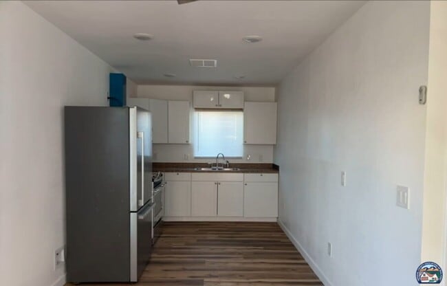 Building Photo - 1108 C.N.Perry Ave