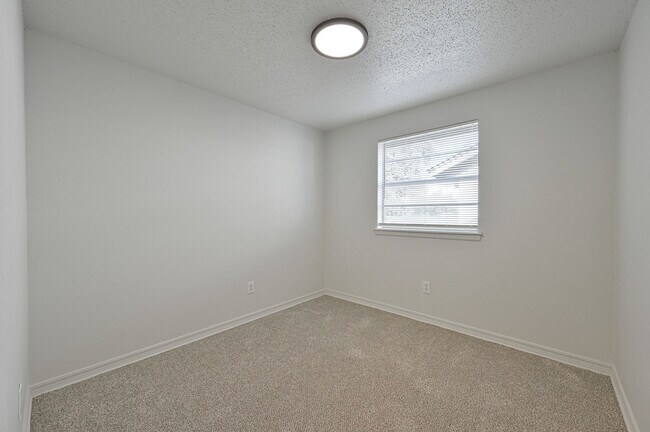 Building Photo - 121 NW 79th St