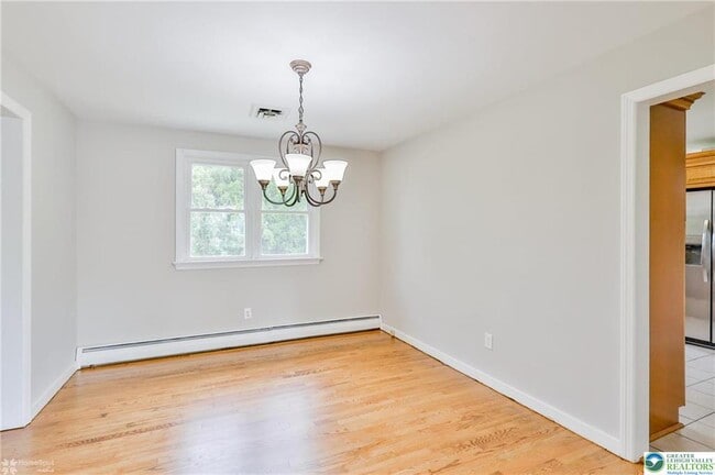 Building Photo - 3030 W Woodlawn St