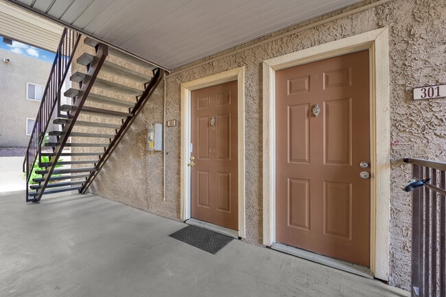 Building Photo - 4921 Indian River Dr