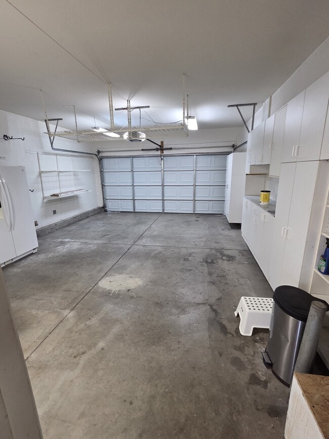 Building Photo - 10754 Westonhill Dr