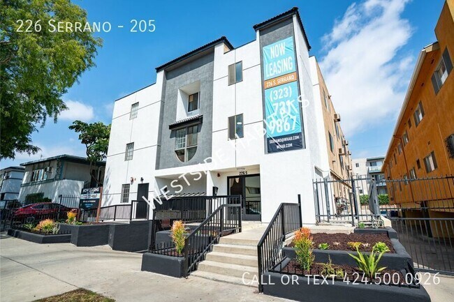 Building Photo - 226 Serrano-205