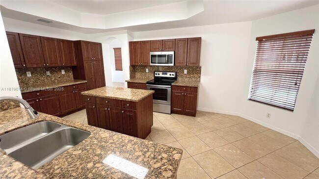 Building Photo - 3001 SW 156th Ave