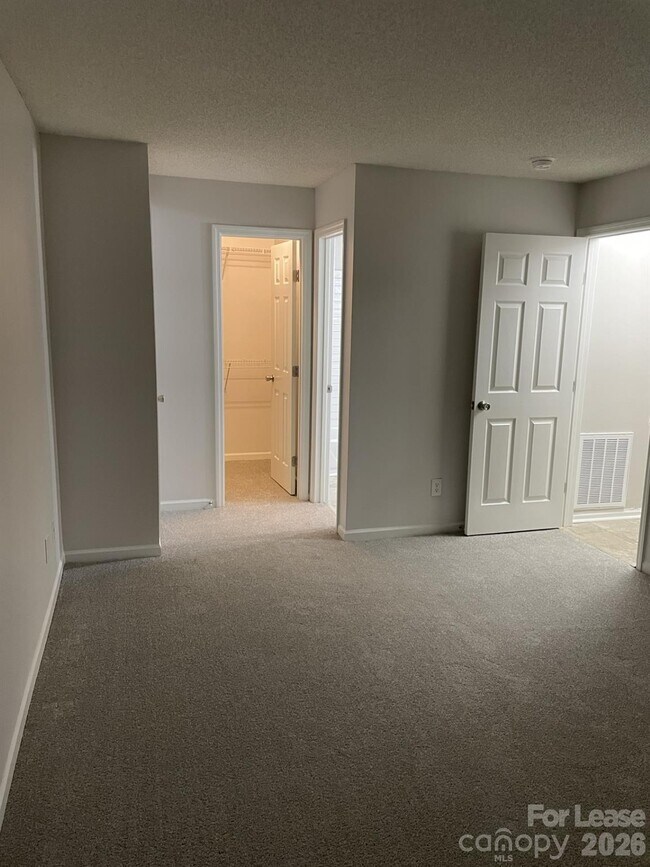 Building Photo - 19831 Henderson Rd