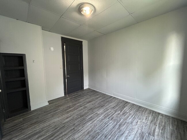 Building Photo - 907.5 Jewell-