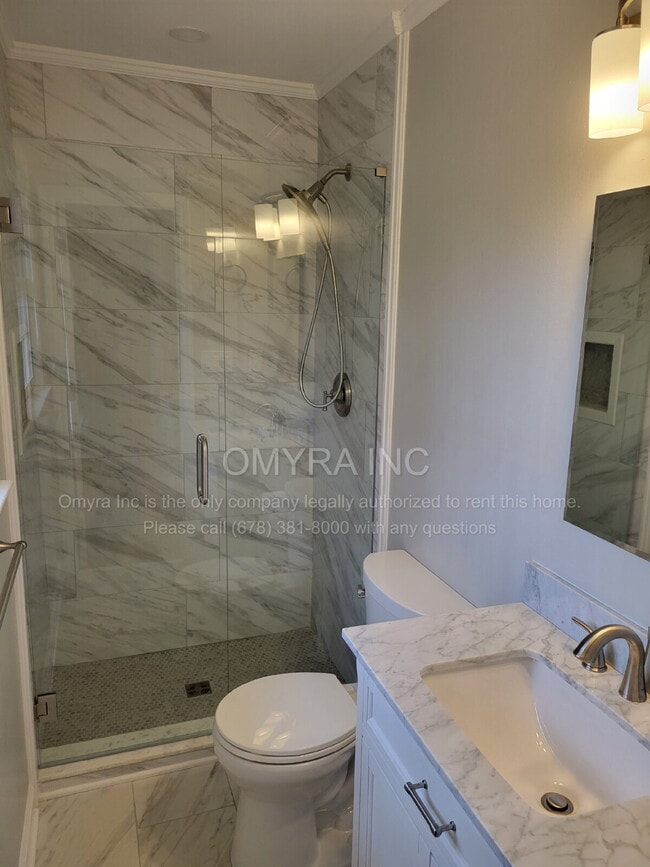 Building Photo - Lovely 4 Bedroom Home in Atlanta!