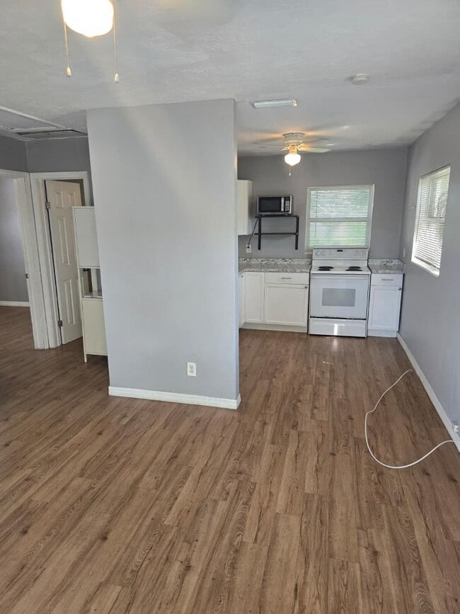 Building Photo - 2544 16th Ave S