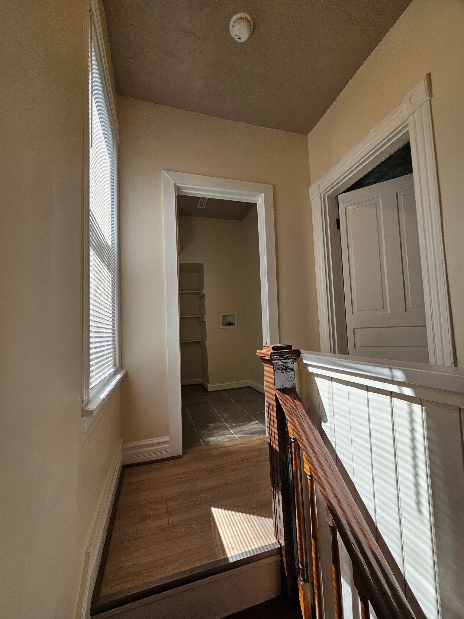 Building Photo - 249 Earnshaw Ave