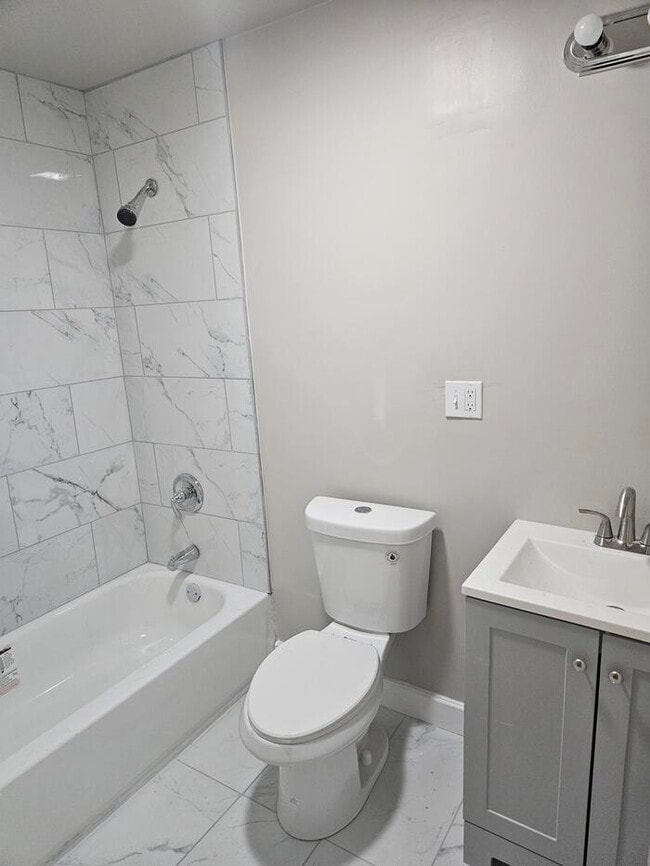 Building Photo - Property available 9/1/25