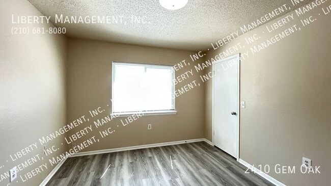 Building Photo - 2410 Gem Oak