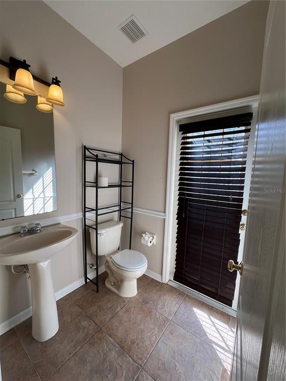 Building Photo - 17800 Ayrshire Blvd