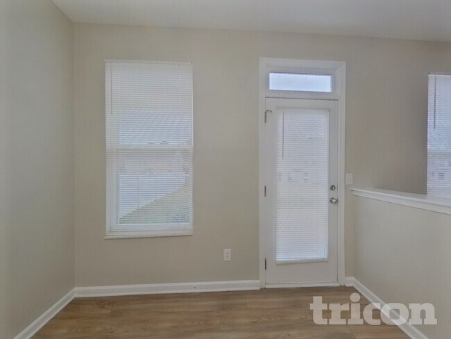 Building Photo - 510 Rook Rd