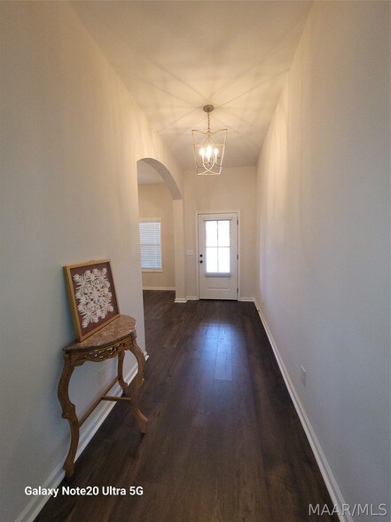 Building Photo - 229 Lismore Pl