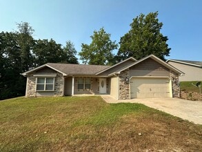 Building Photo - 4 Bed 2 Bath FOR RENT in Waynesville