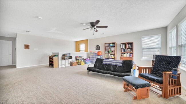 Building Photo - 692 Casual Ln