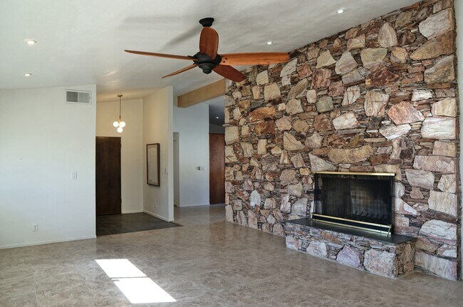 Building Photo - 53815 Avenida Carranza
