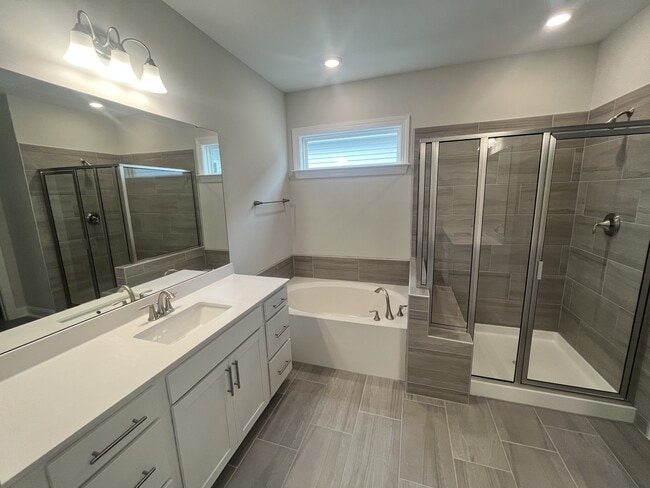 Building Photo - 1160 Topaz Cave Cir