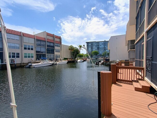 Building Photo - 777 S Federal Hwy