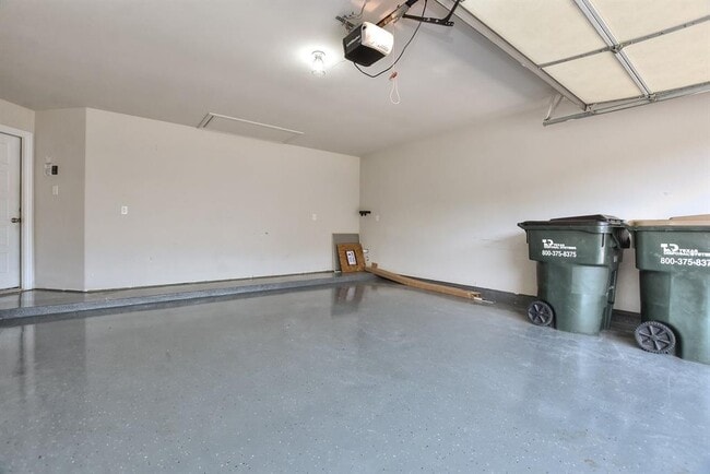 Building Photo - 409 Bluehaw Dr