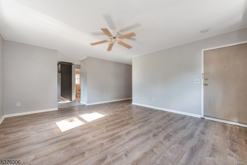 Building Photo - 197 N Beverwyck Rd