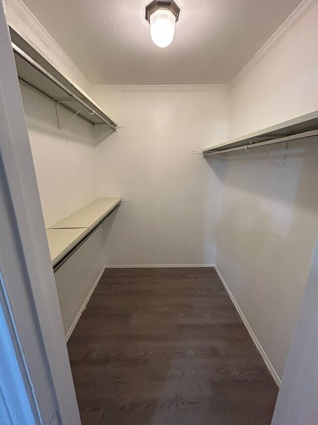 Building Photo - 1801 Haymeadow