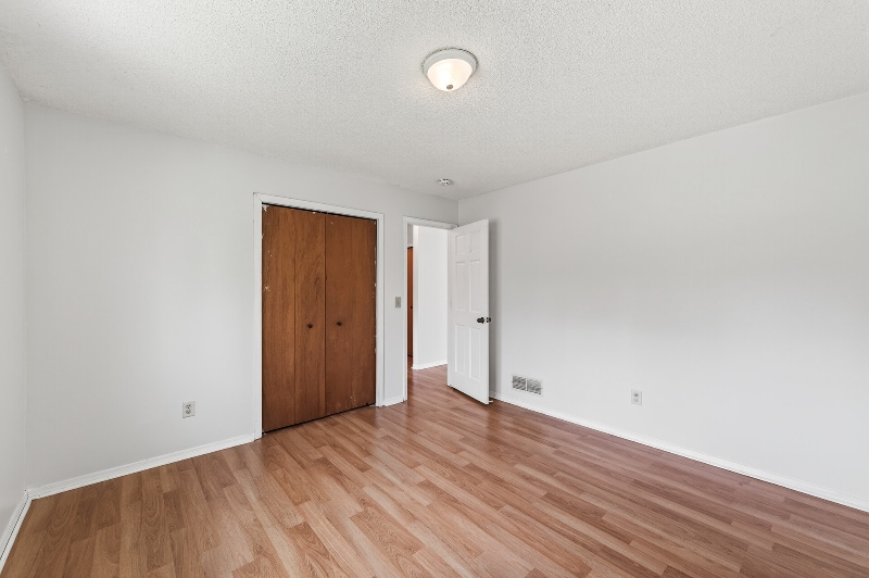 Building Photo - 1803 Hale Ave N