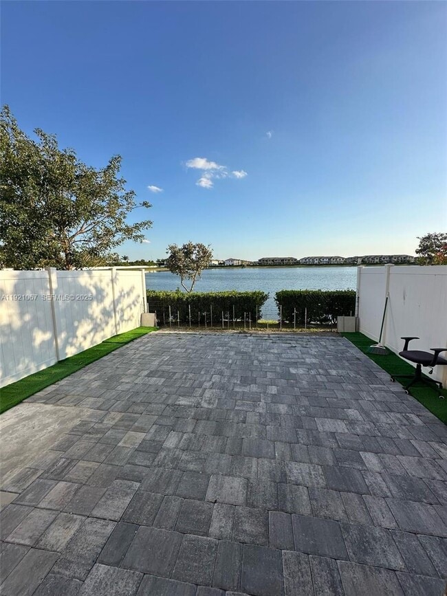 Building Photo - 3302 W 114th Terrace