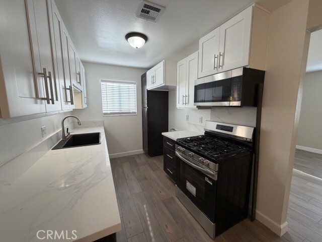 Building Photo - 1309 Vía Santiago