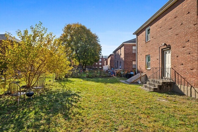 Building Photo - 19 Beechcroft St